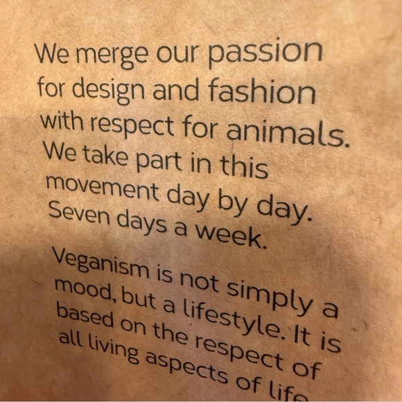 Seven Days Women's Tote/ Shoulder Bag gray W/ Tan Trim Zip Close NWT - Picture 4 of 14